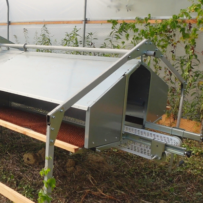Rollaway Nest Box System for Eggmobiles