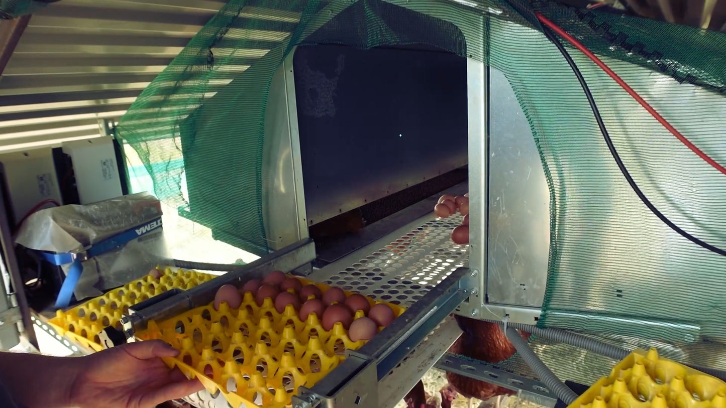 Rollaway Nest Box System for Eggmobiles